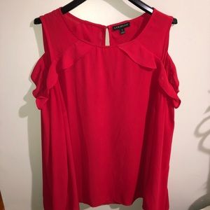 🌻3/$25 and 4.99 ship🌻 Lane Byant cold shoulder